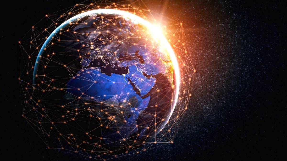 Flat-Panel Antennas May Prove To Be a Game-Changer for Multi-Orbit Networking