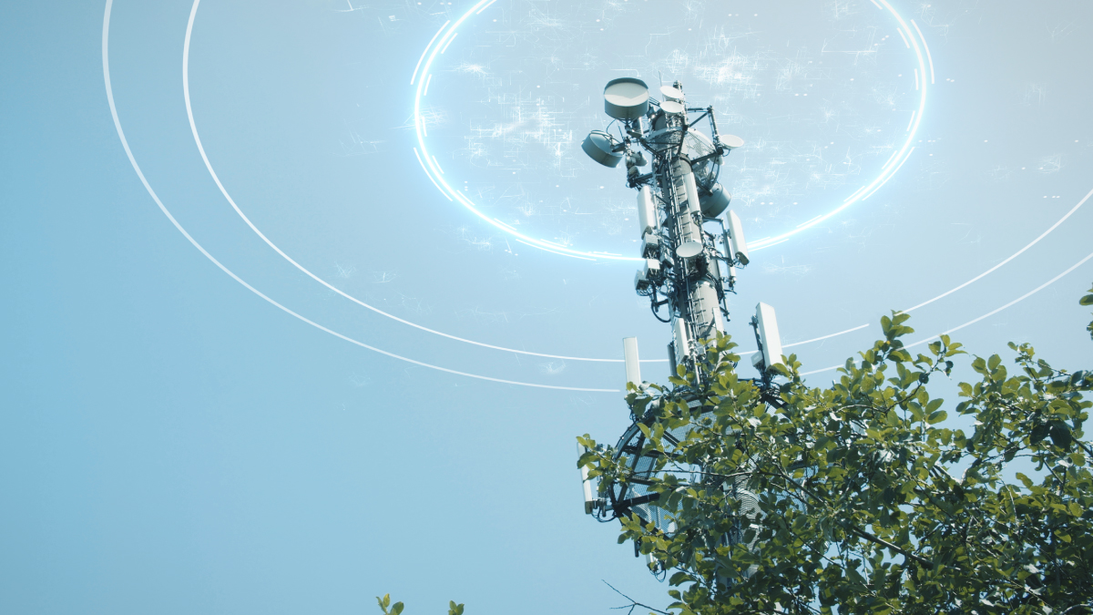 Telecom tower with multiple antennas and satellite dishes against a clear blue sky, overlaid with a circular digital signal graphic to suggest satellite and 5G network interoperability.