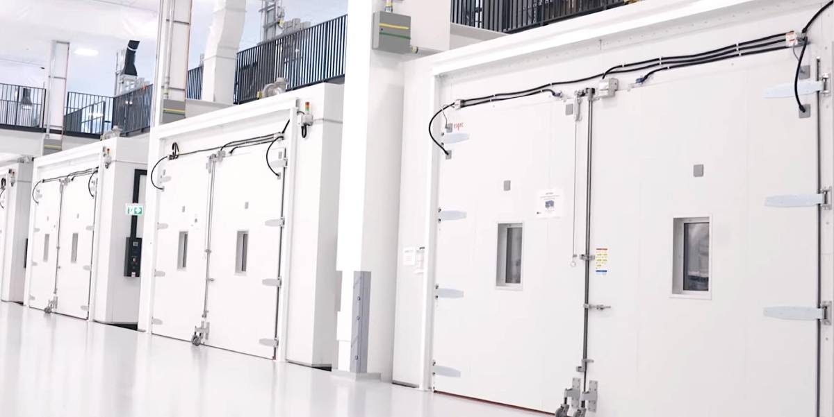 A bar and line chart titled 'Strong Financial Performance' illustrating MDA Space's steady growth in consolidated revenues, adjusted EBITDA, and backlog from 2020 to 2024.