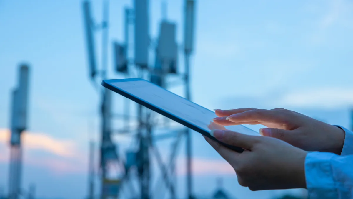 Univity of France Building Broadband/D2D Constellation ‘To Place Telecom Operators at the Center of the Value Chain’