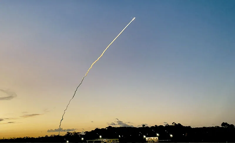 Ariane 5's Sept. 7 launch of Eutelsat's VHTS broadband satellite, seen from an Air France flight taking off at the same time. Three more Ariane 5 missions are scheduled before the vehicle is retired in early 2023.
